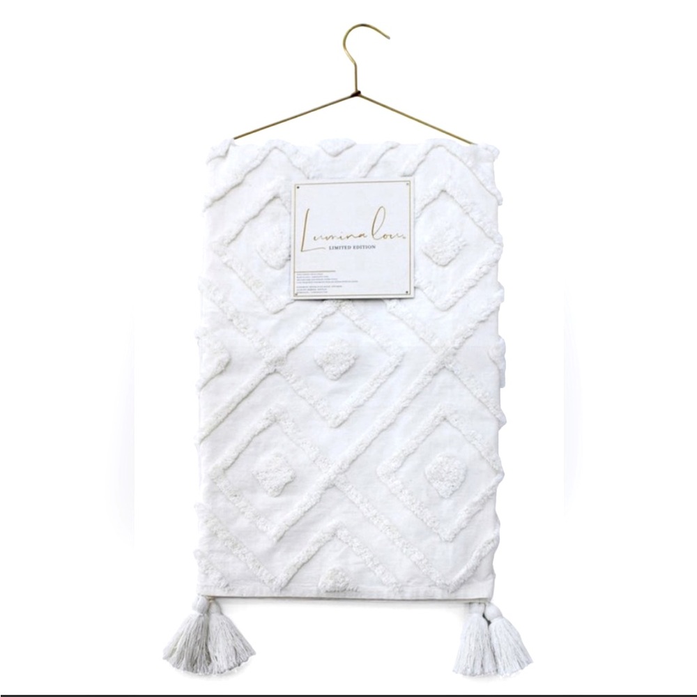 NWT Lumina Lou white coconut milk Artisan 34 Tassel Chenille Throw Blanket